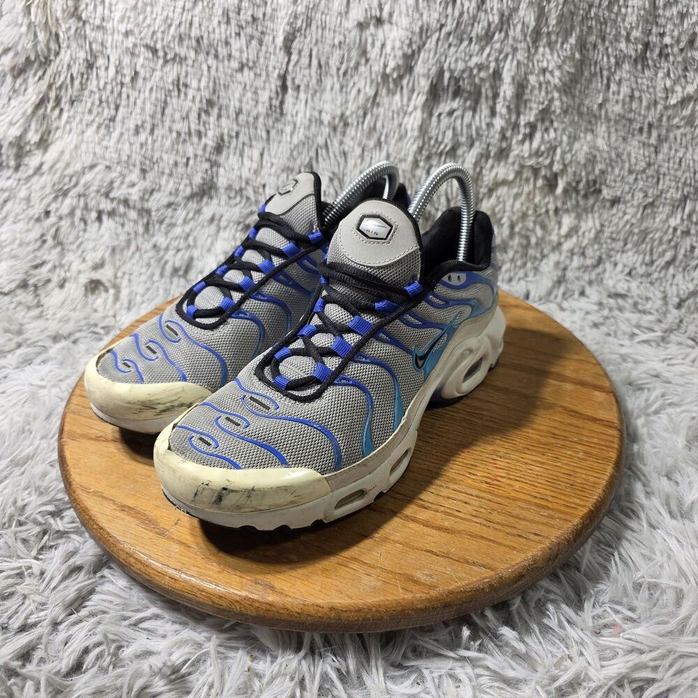 Nike Air Max Plus Sneakers Smoke Grey Black Blue Youth 7 Women 8.5 CD0609-019